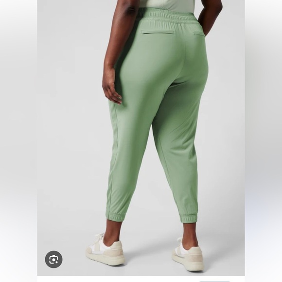 ATHLETA women’s Brooklyn joggers pants size 16 lightweight Quick dry zip pockets - Picture 2 of 16